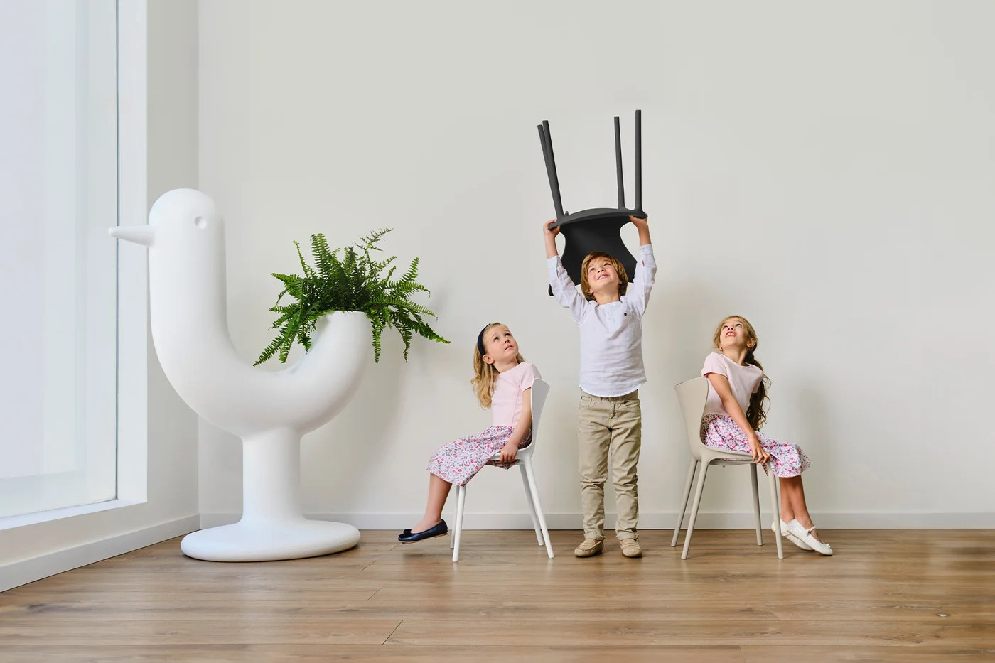 Kedes kavinems, kedes restoranams, restoranu kede, kavines kedes, kede, kėdė, lounge kėdė, kėdės restoranams, vaikiška kėdė, kėdės vaikams