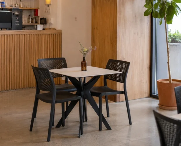 baldai verslui, baldai kavinėms, baldai restoranams